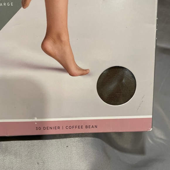 NWT Silk Impressions Sheer Pantyhose XXXL 3pks included-2 pair each pk - Picture 2 of 10